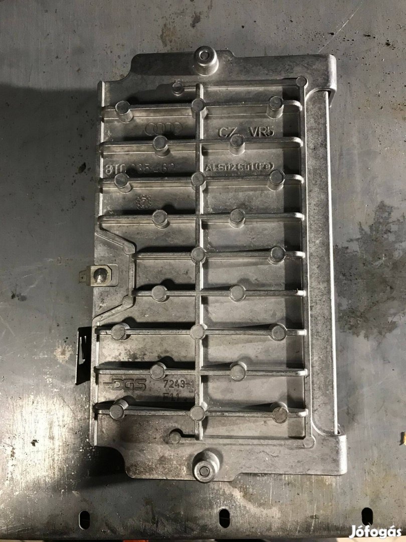 AUDI A4 B8 _ erősítő 8T0 035 462