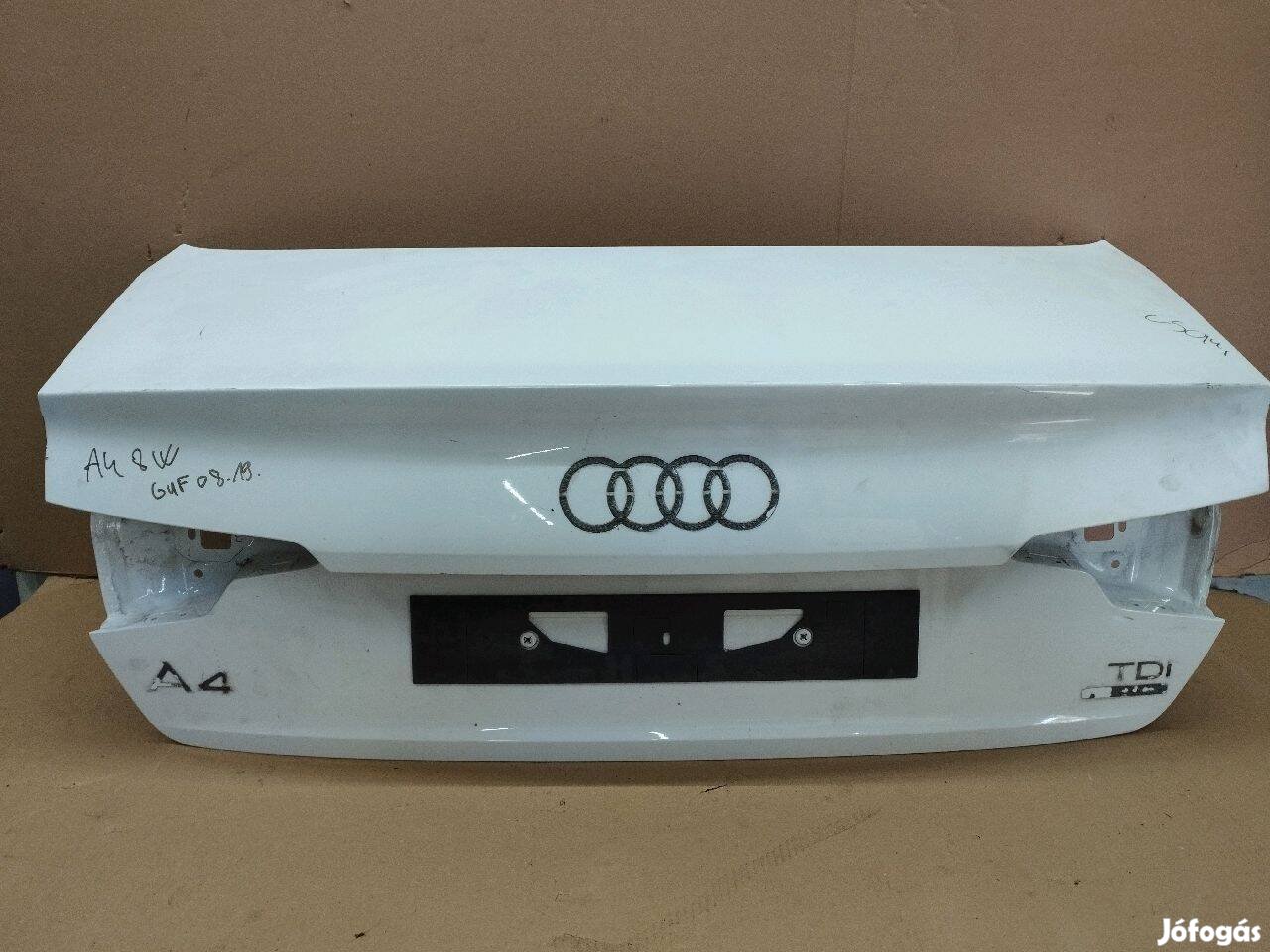 AUDI A4 B9 Csomagtérajtó (Üres lemez)