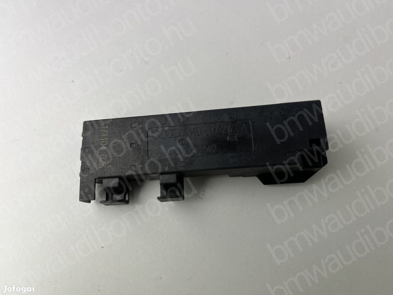 AUDI A4 B9 (8W2, 8WC) Antenna erősítő (4M0907247A)