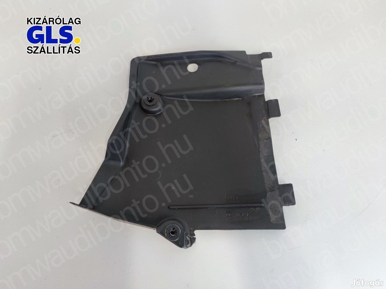 AUDI A4 B9 (8W2, 8WC) Bal első fenéklemez burkolat (8W0825201)