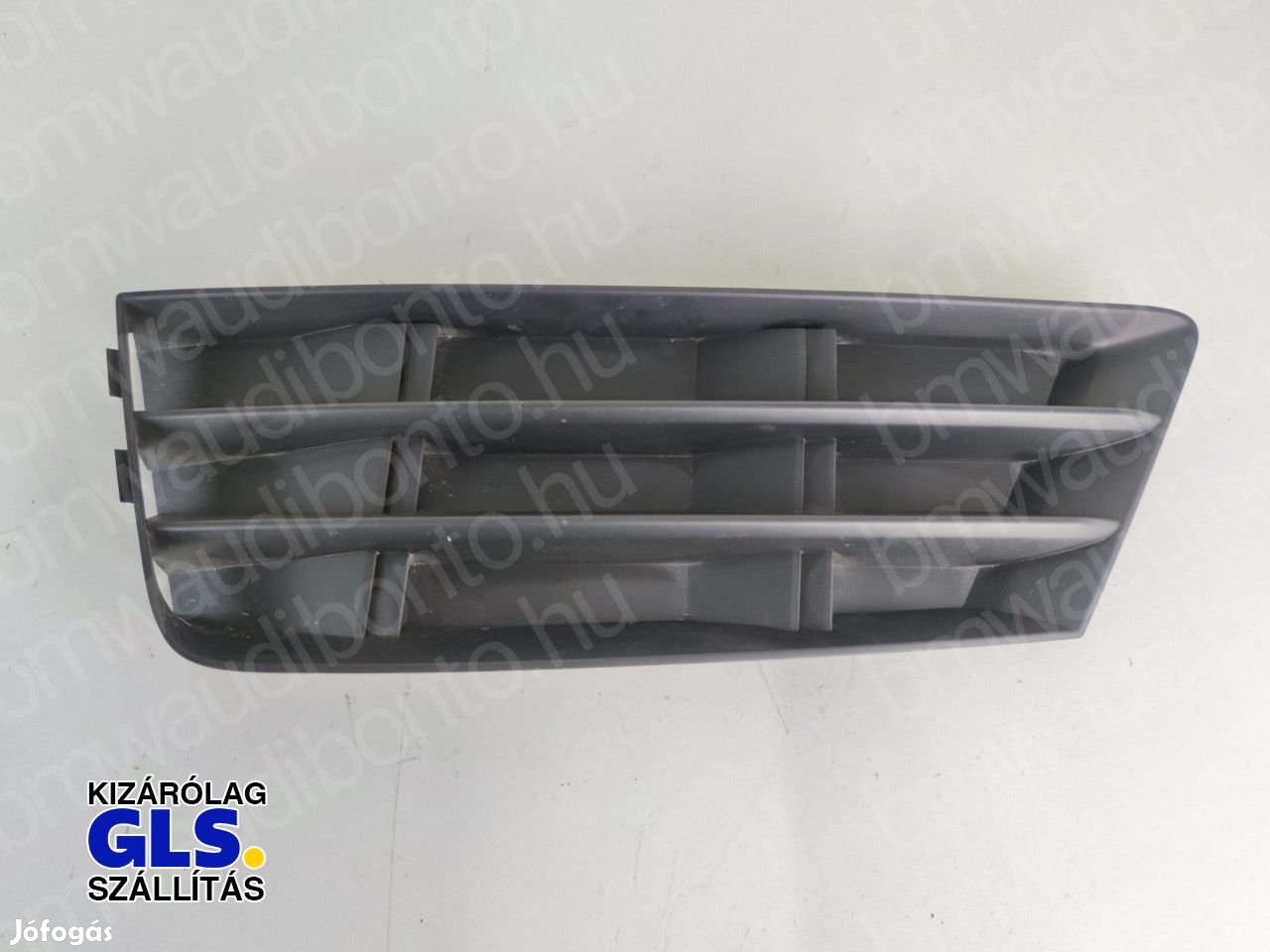 AUDI A4 B9 (8W2, 8WC) Bal első ködlámpa rács (8W0807681B)