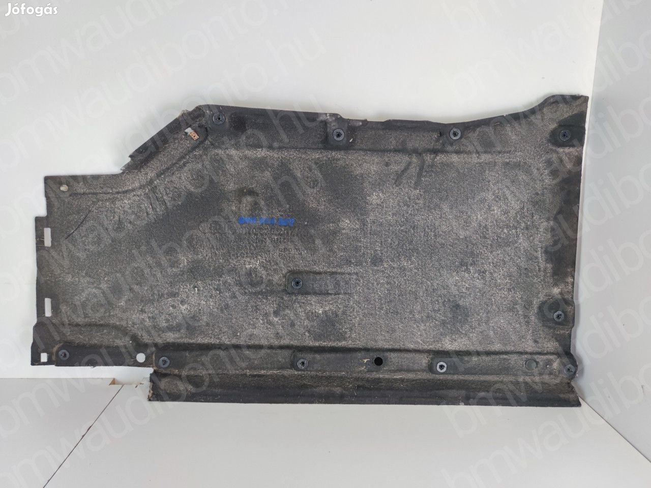 AUDI A4 B9 (8W2, 8WC) Bal fenéklemez burkolat (8W0825207)