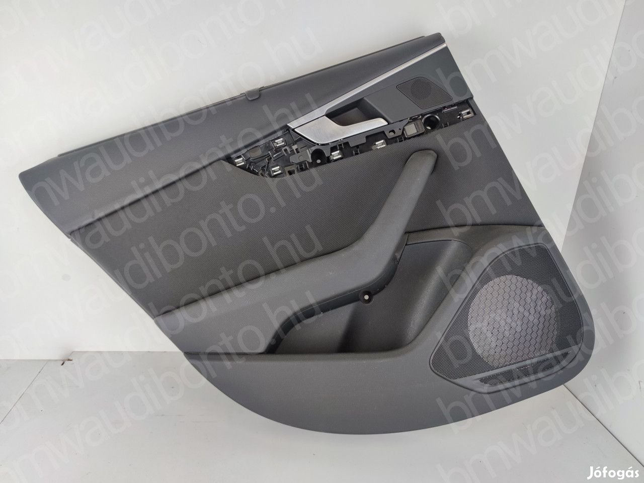 AUDI A4 B9 (8W2, 8WC) Bal hátsó ajtókárpit (8W0867317)