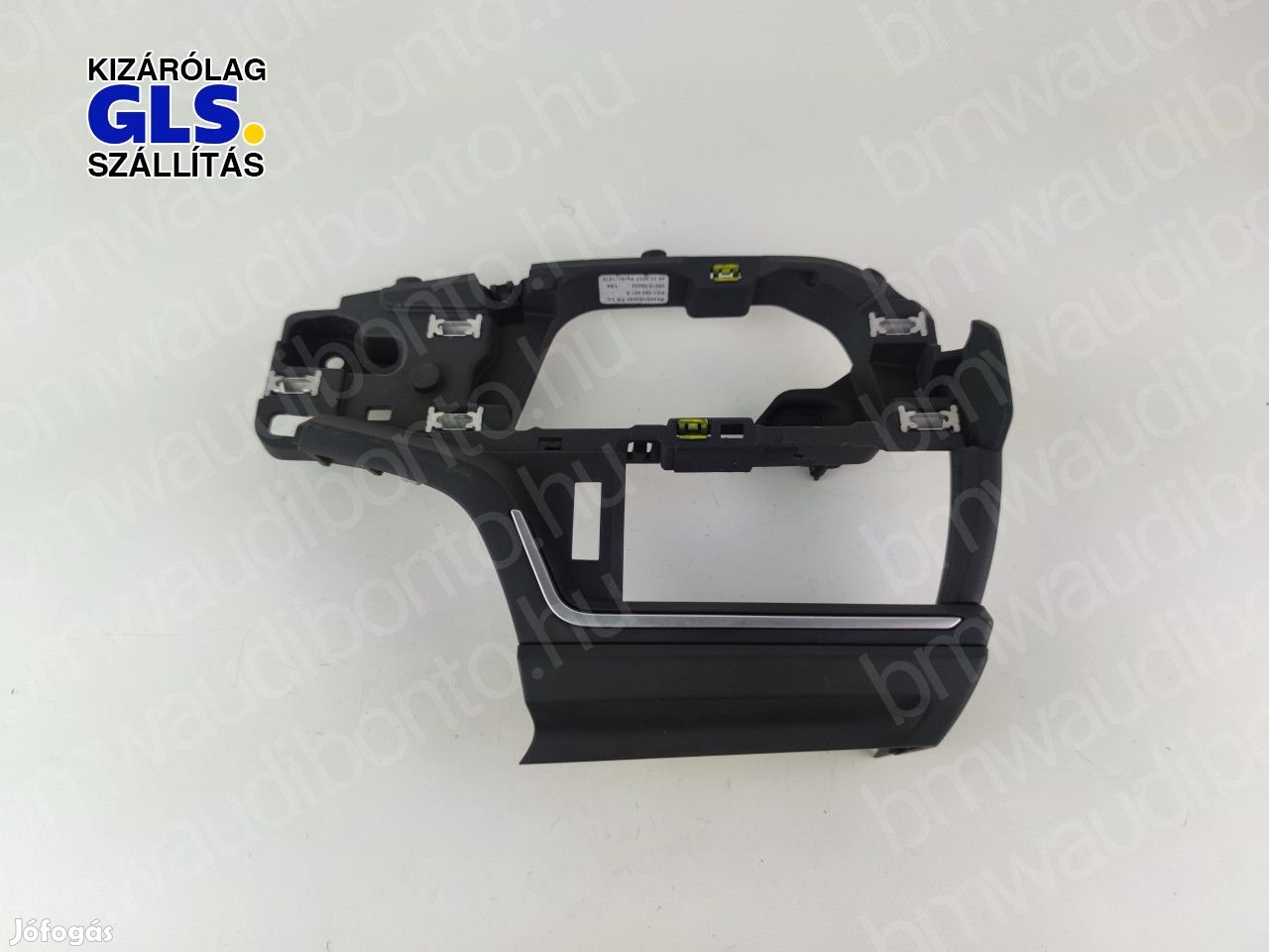 AUDI A4 B9 (8W2, 8WC) Bal műszerfal szellőzőrács keret (8W1820901B)