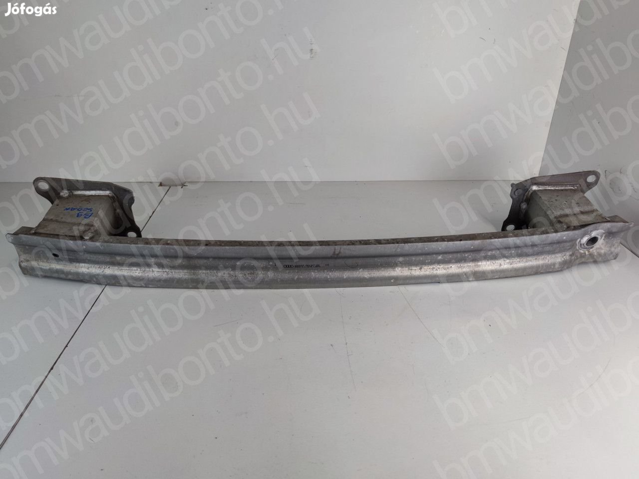 AUDI A4 B9 (8W2, 8WC) Hátsó lökhárító merevítő fém (pozíciófüggetlen)