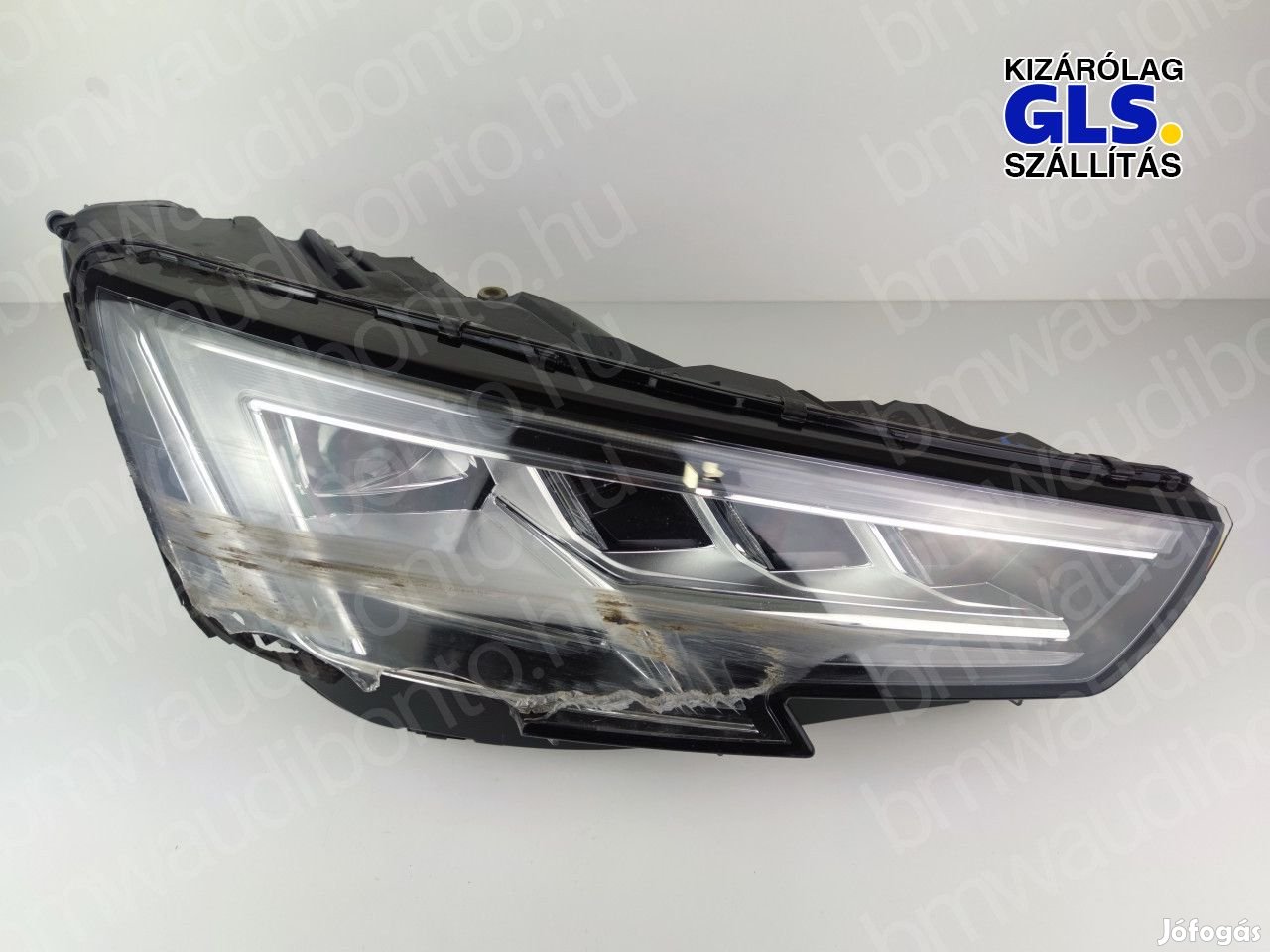 AUDI A4 B9 (8W2, 8WC) Jobb első LED fényszóró (8W0941036)