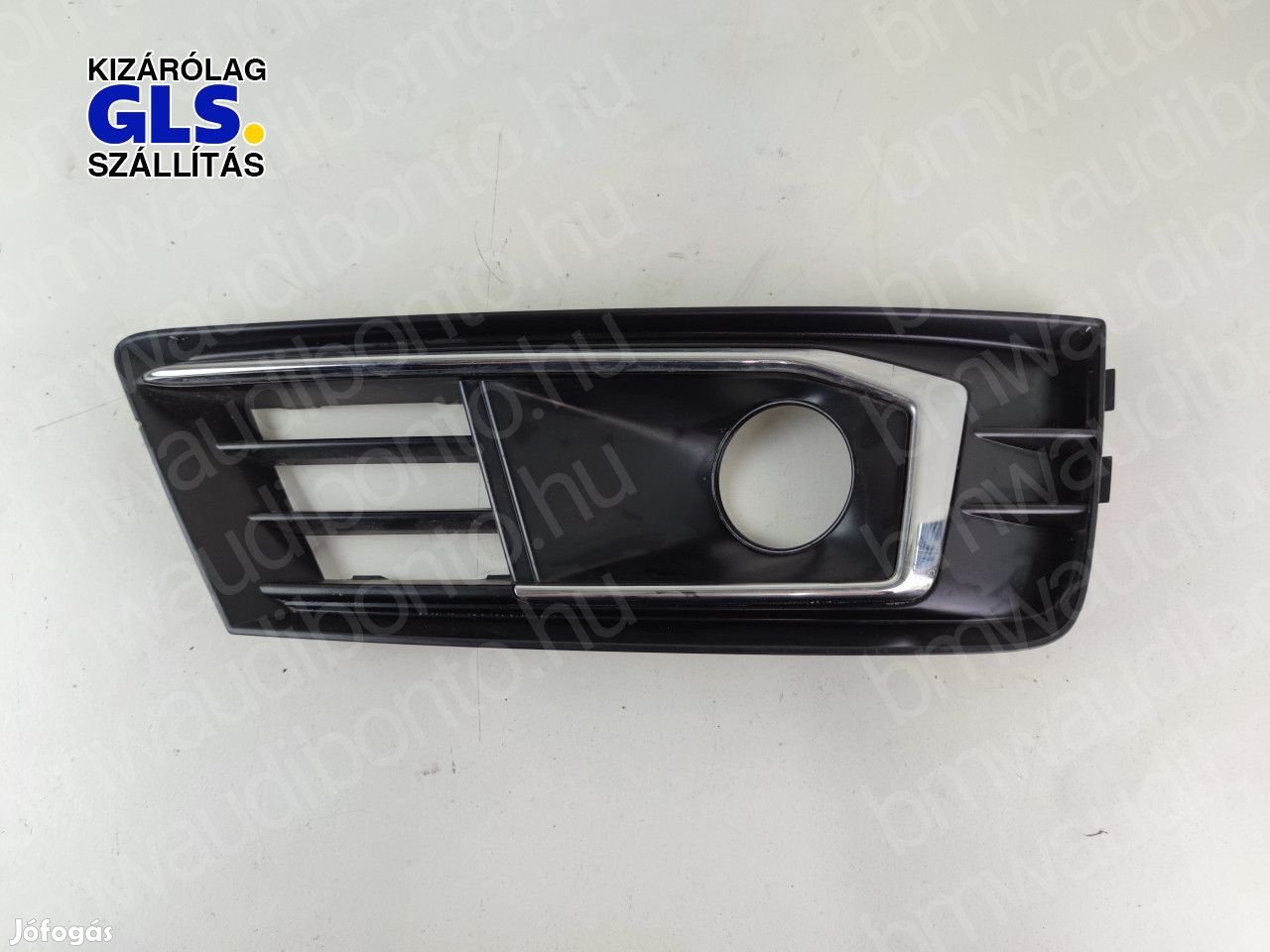 AUDI A4 B9 (8W2, 8WC) Jobb első ködlámpa rács (8W0807681S)
