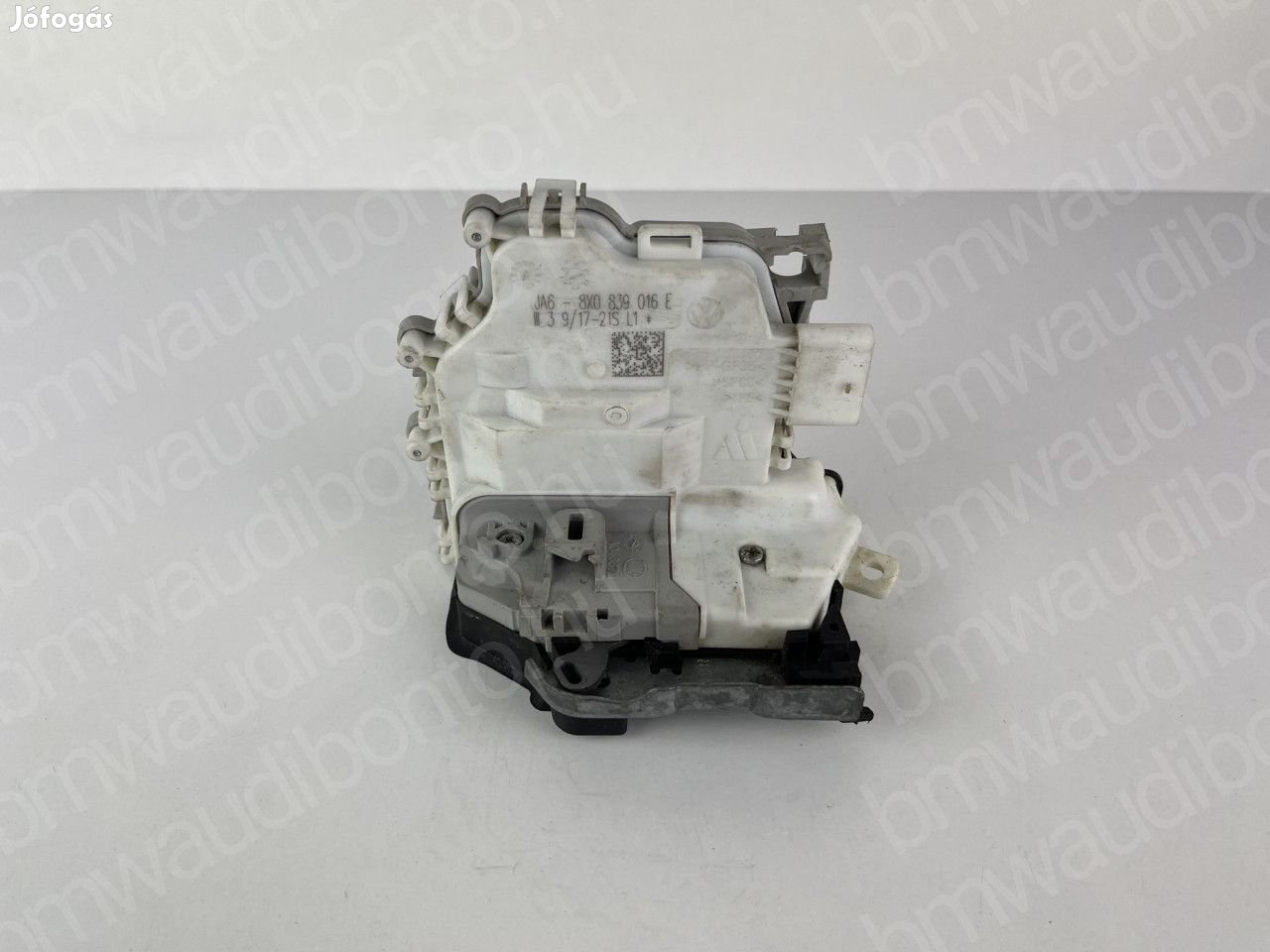 AUDI A4 B9 (8W2, 8WC) Jobb hátsó ajtó zár (8X0839016E)