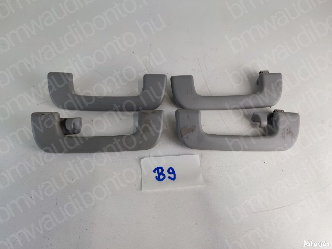 AUDI A4 B9 (8W2, 8WC) Mennyezeti kapaszkodó szett (4M0857608)