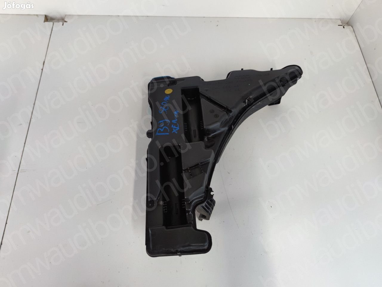 AUDI A4 B9 (8W2, 8WC) Szélvédőmosó folyadék tartály (8W0955451J)