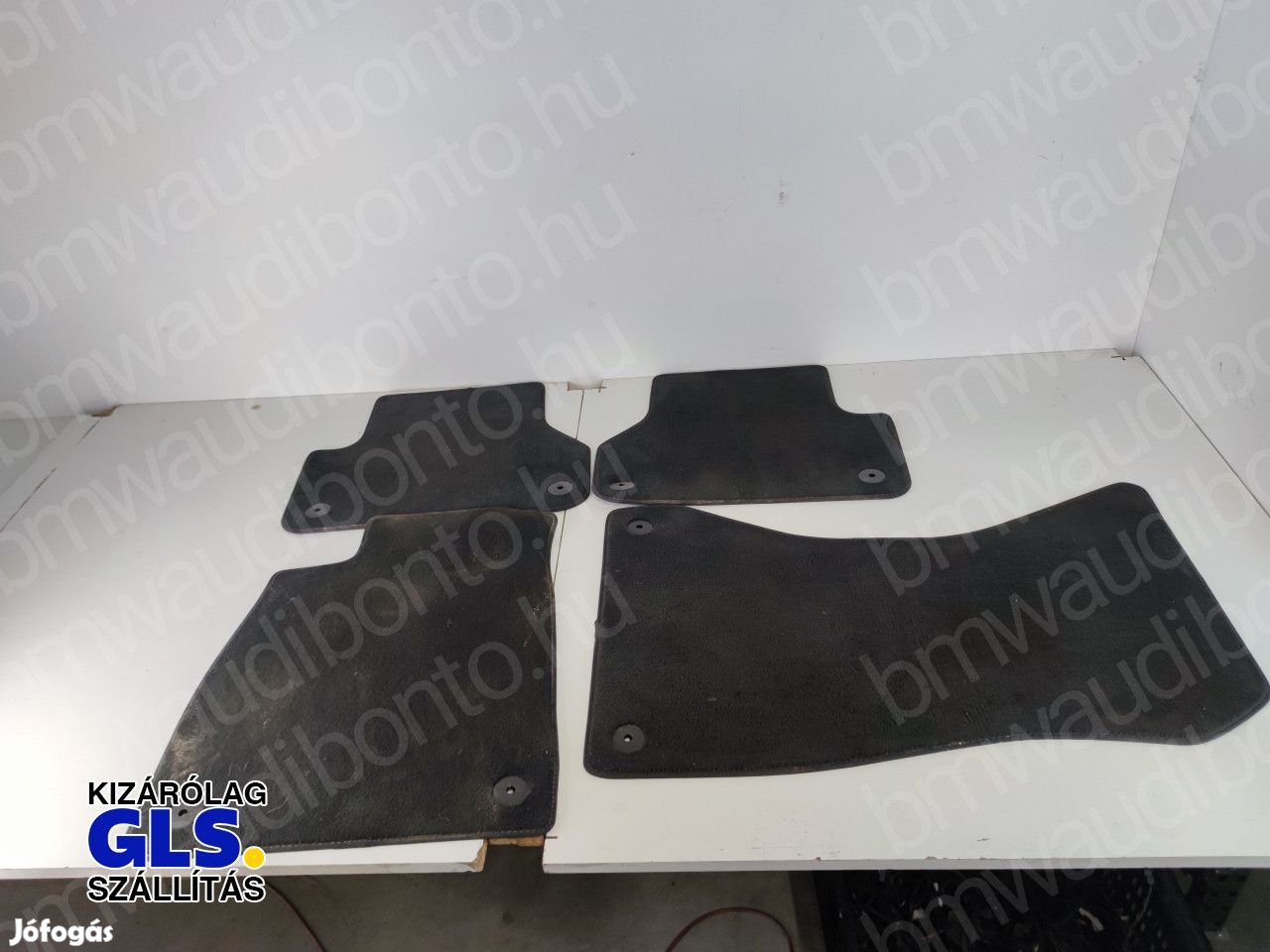 AUDI A4 B9 (8W2, 8WC) Utastér padlószőnyeg komplett szett (8W1863713)