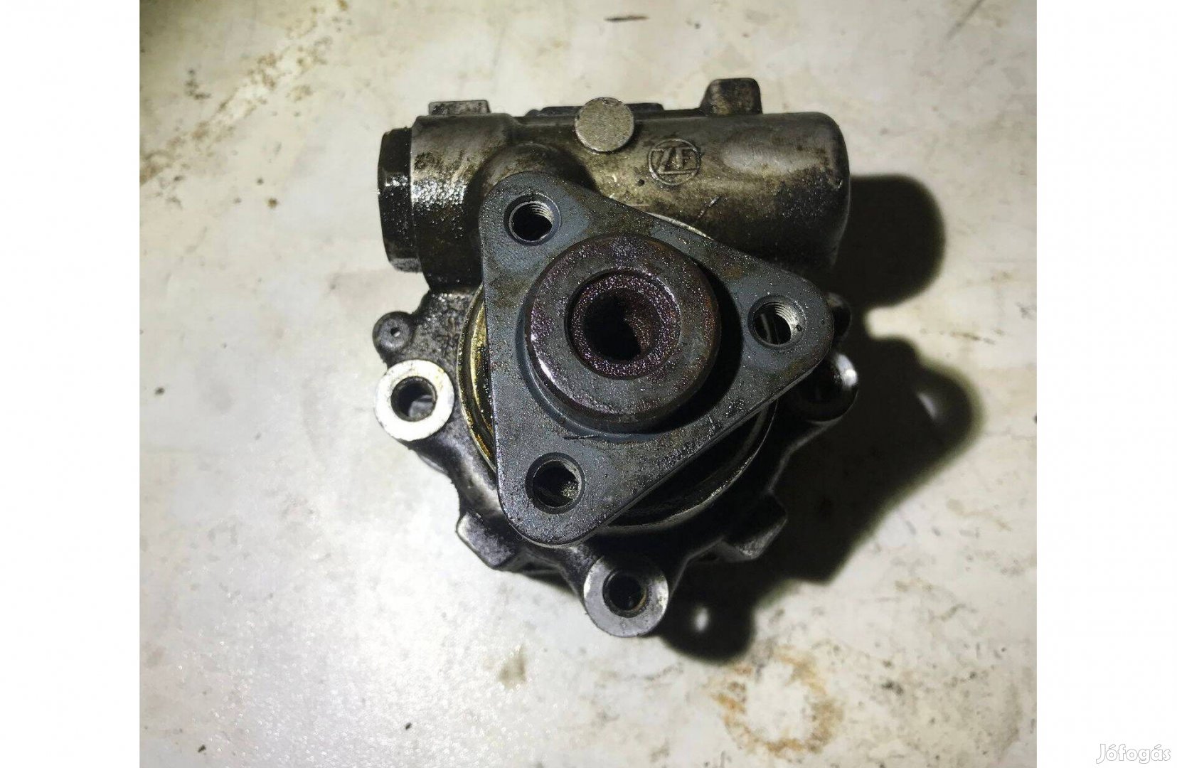 AUDI A5 8T 2,7 V6 TDI / szervószivattyú 8K0 145 156 N