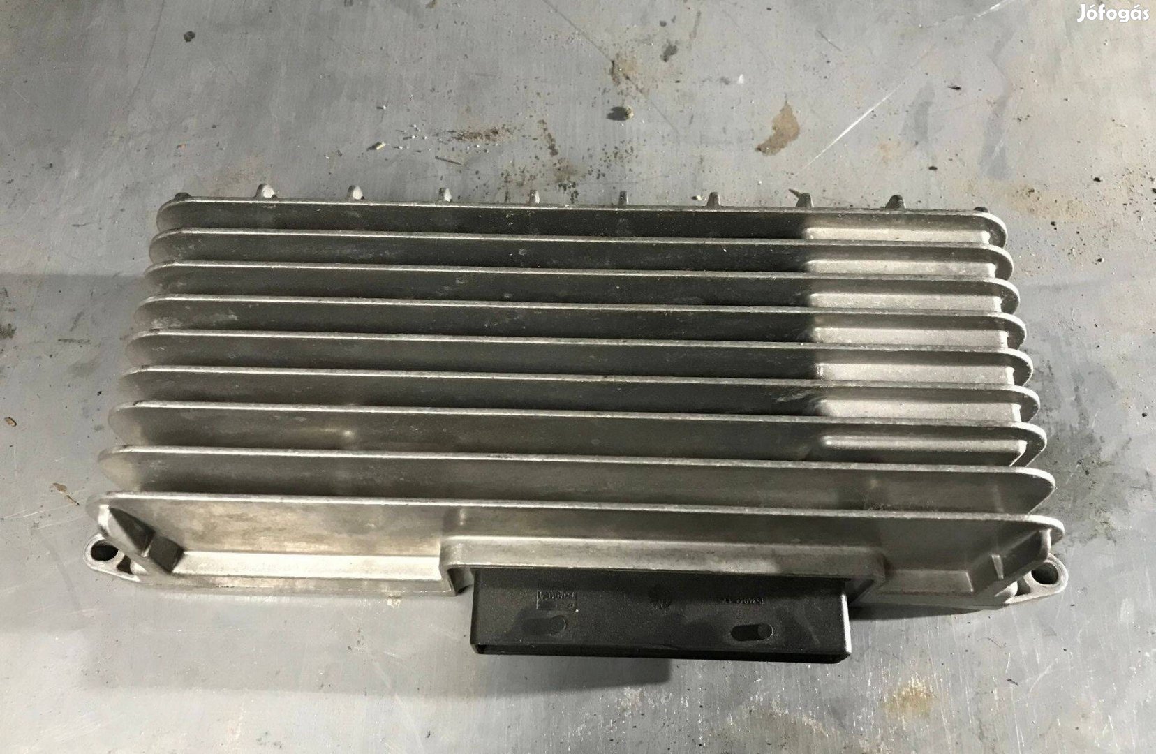 AUDI A5 8T _ erősítő 8T0 035 223 J