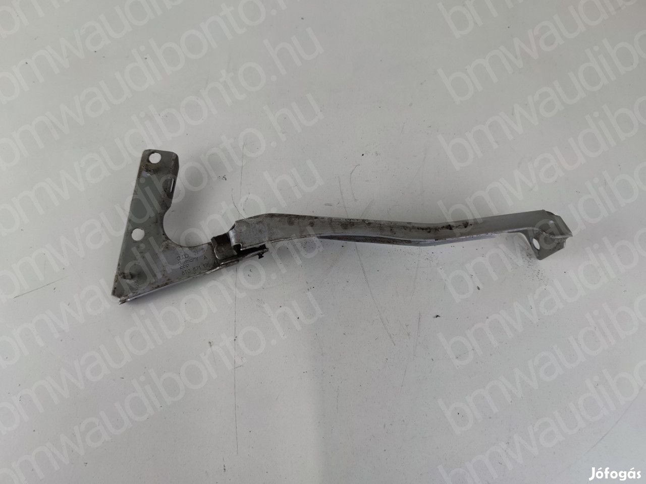 AUDI A5 (8T3) Jobb első sárvédő oldaltartó (8T0821136A)