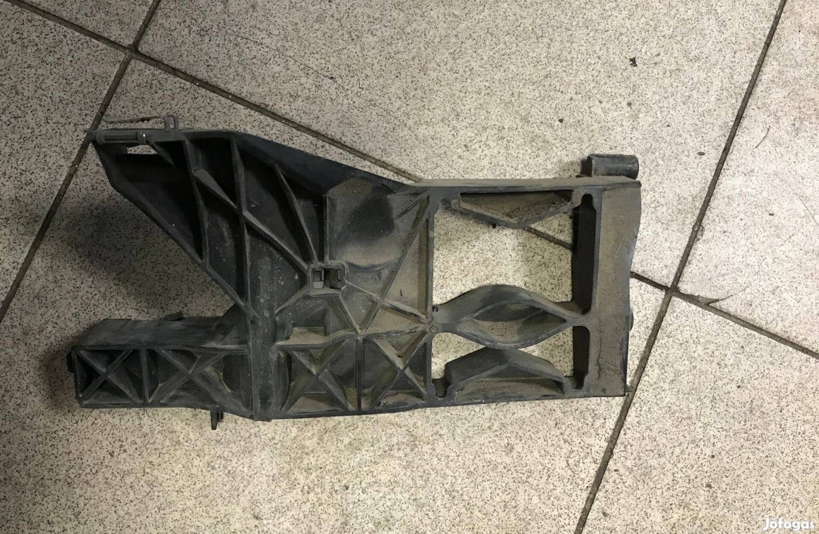 AUDI A6 4G / jobb első fényszóró tartó 4G0 805 608