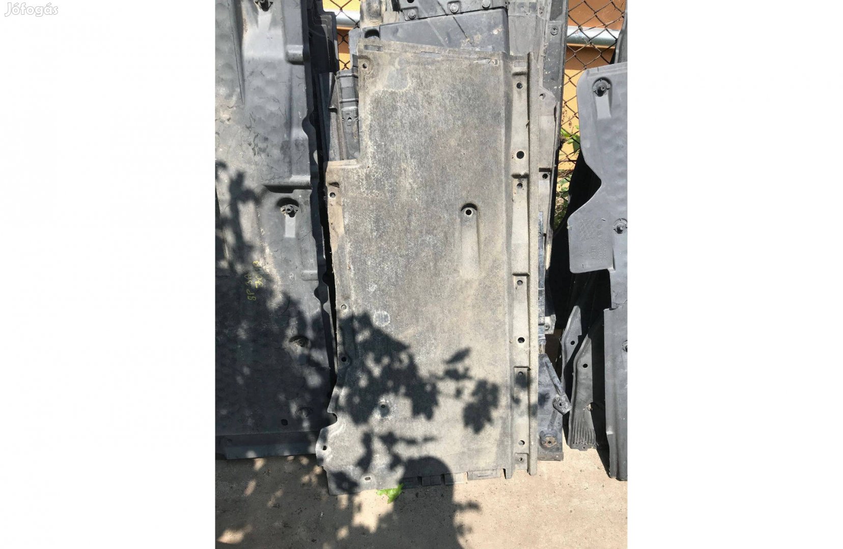 AUDI A6 4G / padlólemez takaró - bal 4G0 825 207 E