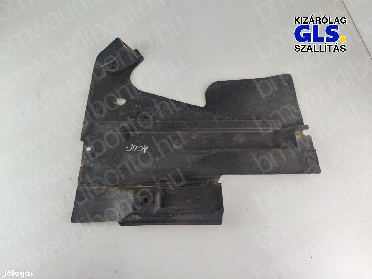 AUDI A6 Allroad C6 (4FH) Jobb hátsó fenéklemez burkolat (4F0825216F)