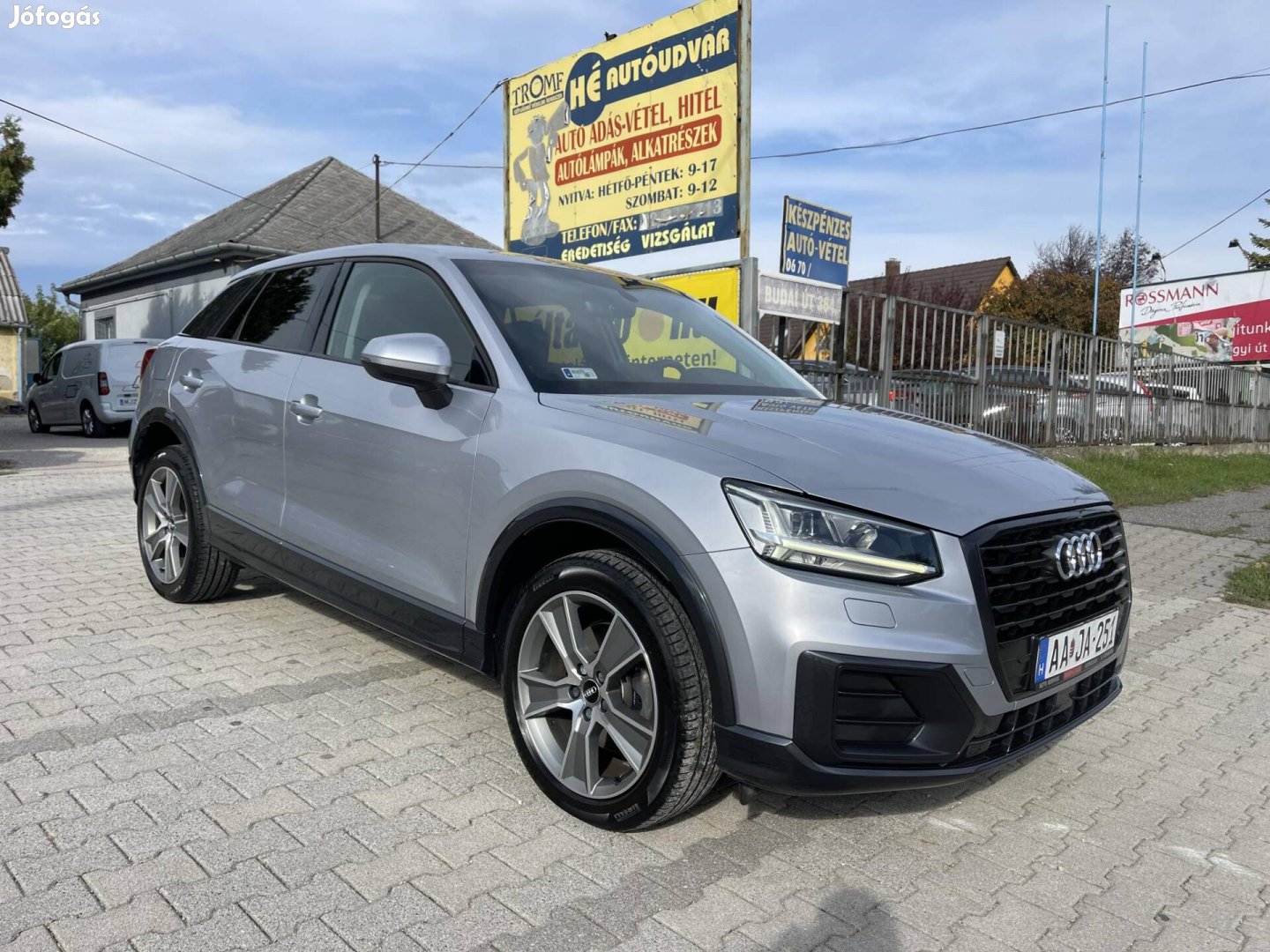 AUDI Q2 1.6 TDI Design S-tronic / Bi.Xenon / NA...