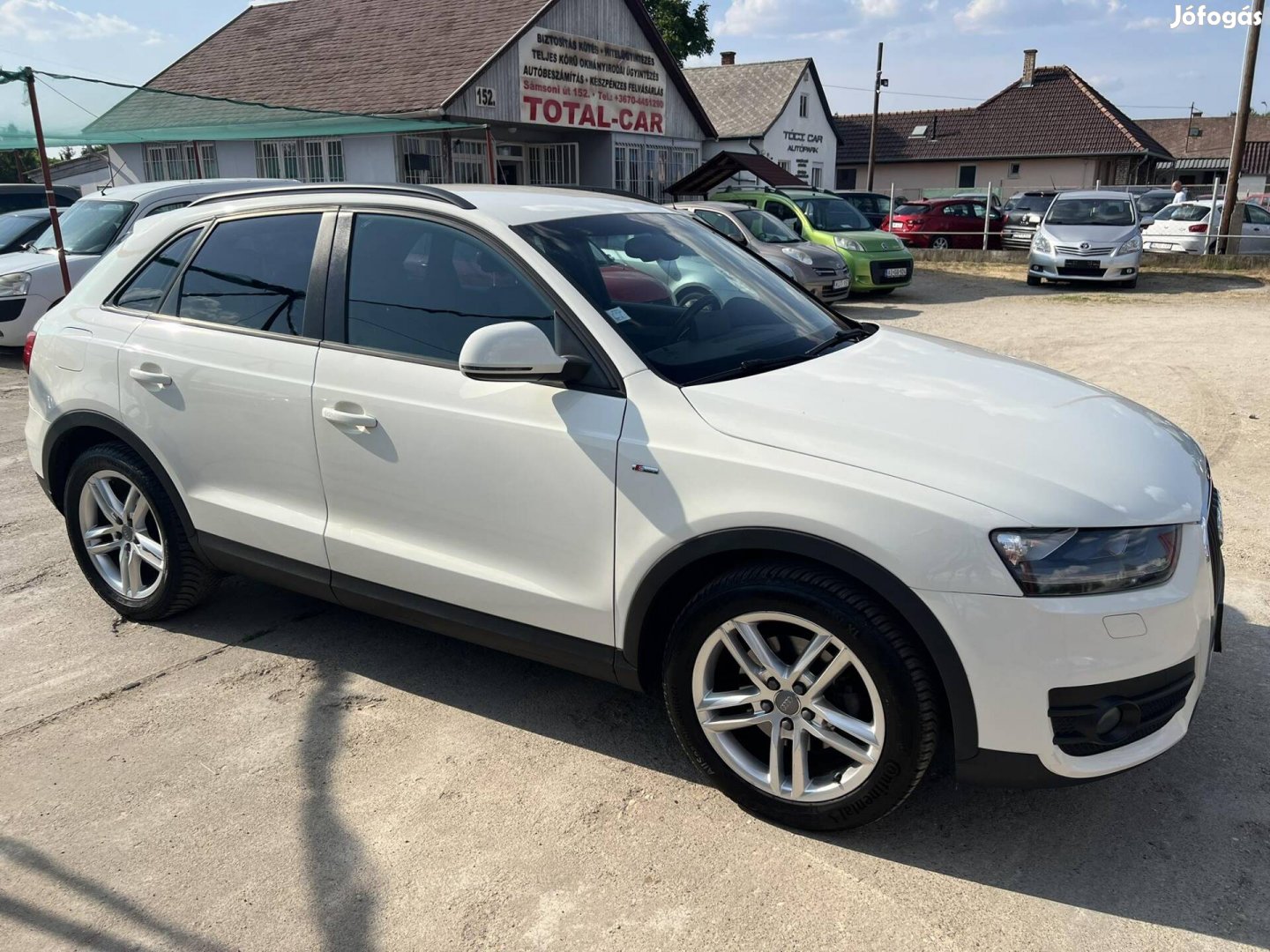 AUDI Q3 2.0 TDi DPF S-LINE.Szervizkönyves