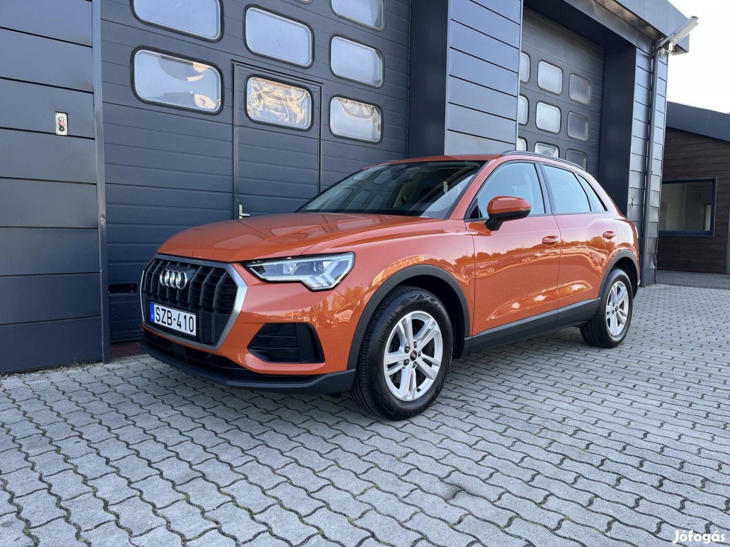 AUDI Q3 35 TDI Advanced Xtra S-tronic Szervizkö...