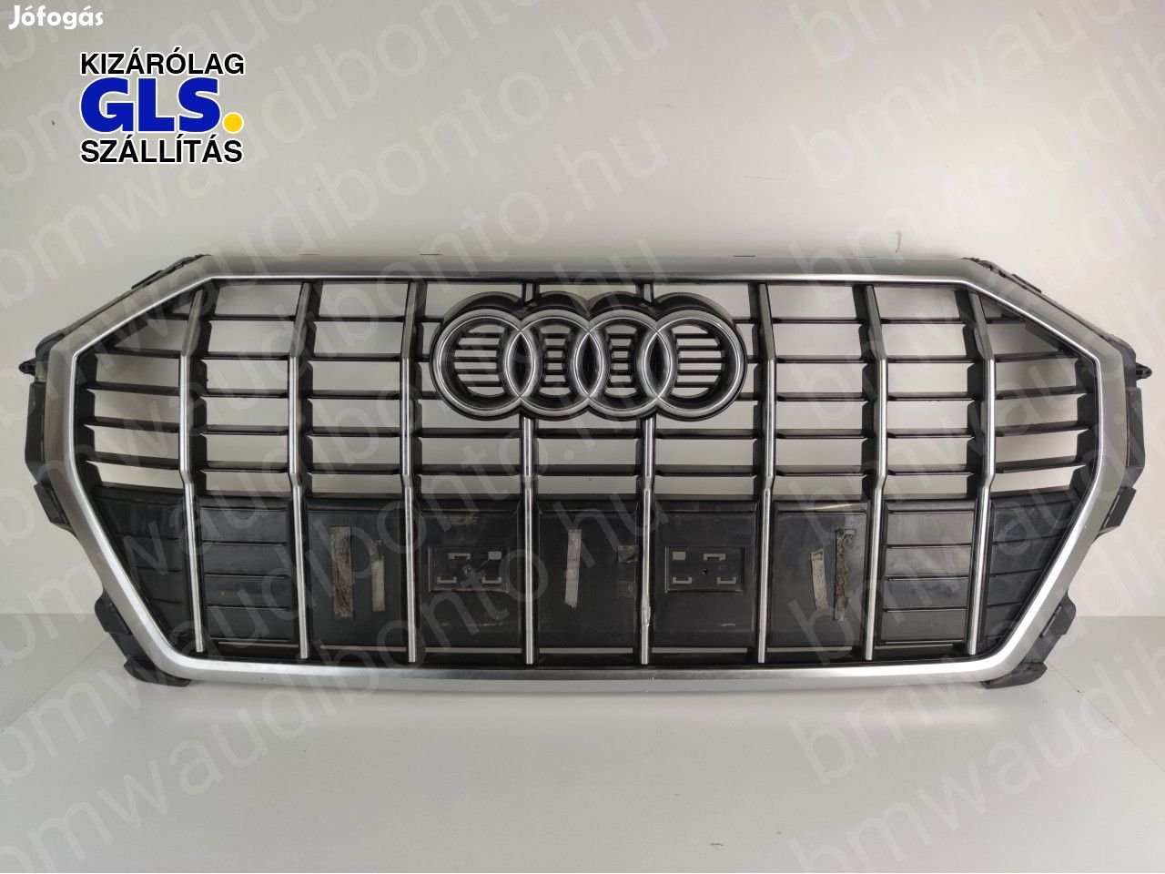 AUDI Q3 (F3B) Hűtőrács (83A853651B)