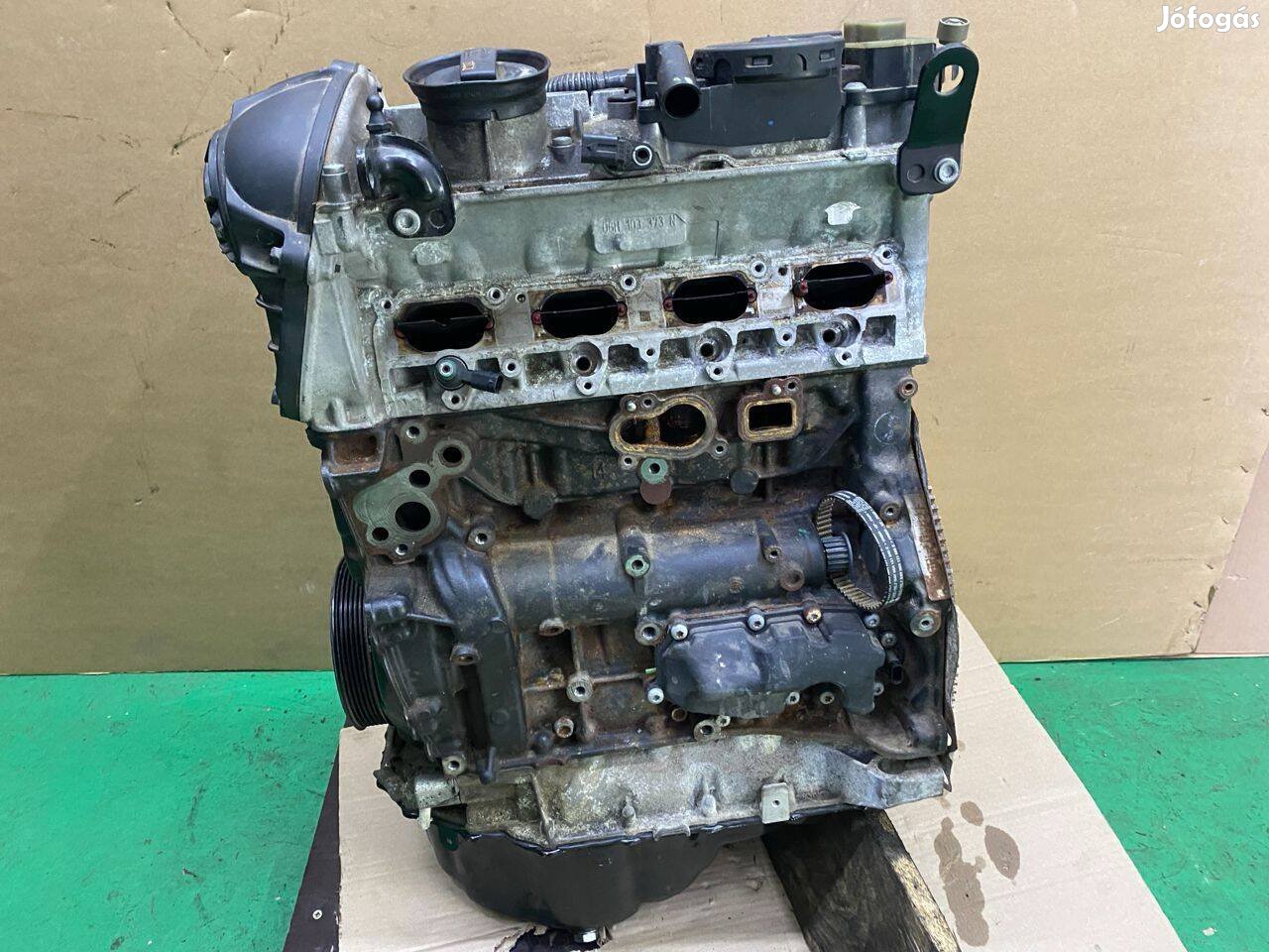 AUDI Q5 Motor (Fűzött blokk hengerfejjel)