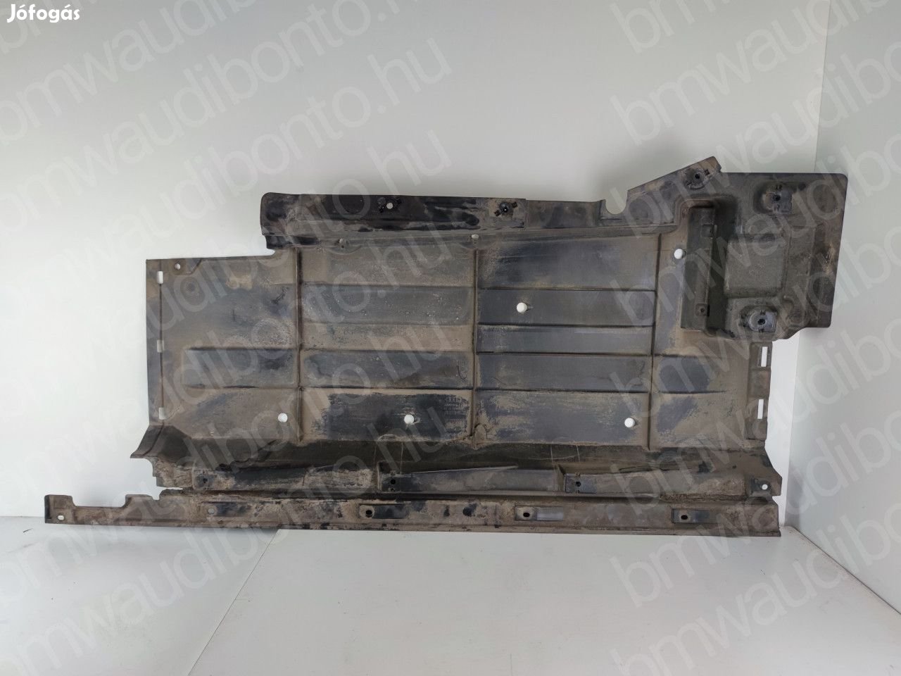 AUDI Q5 (8RB) Bal hátsó fenéklemez burkolat (8R0825207, 8R0825207B)