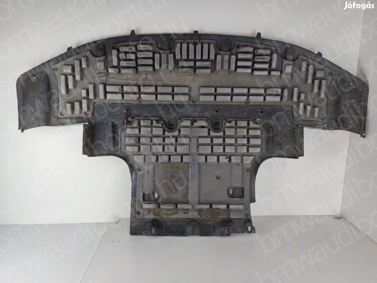 AUDI Q7 (4LB) Alsó motorburkolat (7L8825285)