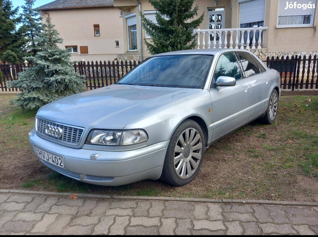 AUDI S8 4.2 quattro Tiptronic