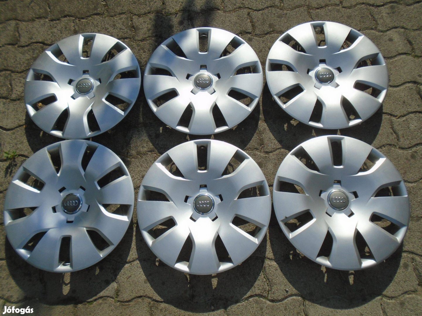 AUDI gyári 16" dísztárcsa 4+2 db eladó