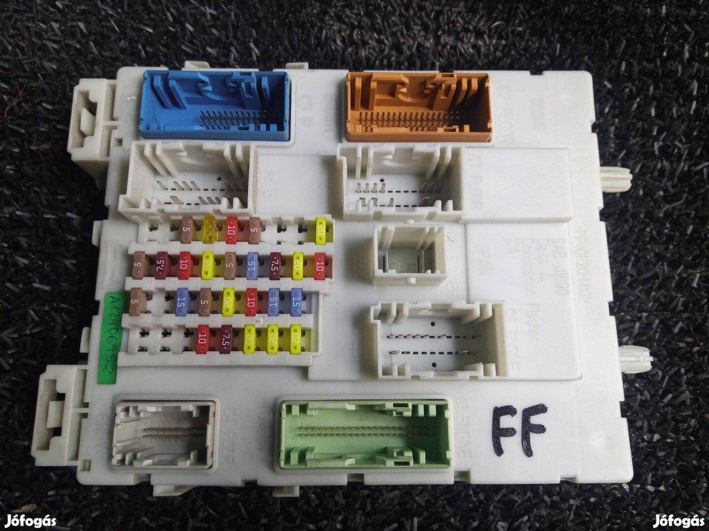 AV6N-14A073-FF Ford focus MK3 biztosítéktábla