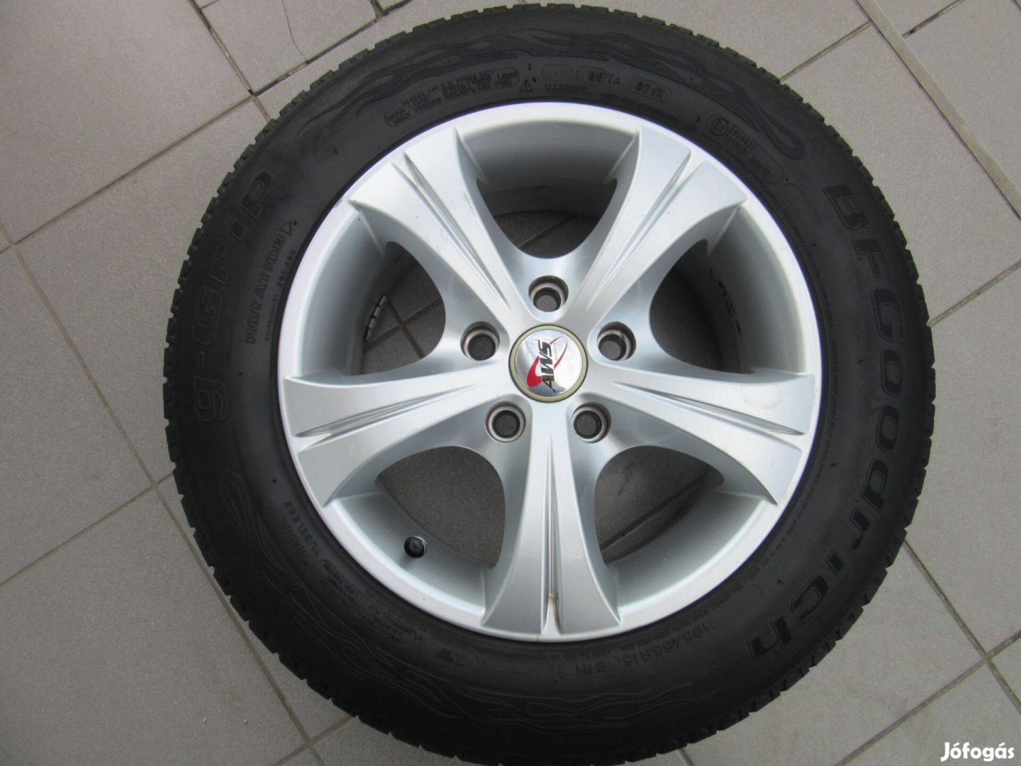 AWS 5x112 könnyűfémfelni 195/65 R 15 nyárigumival eladó
