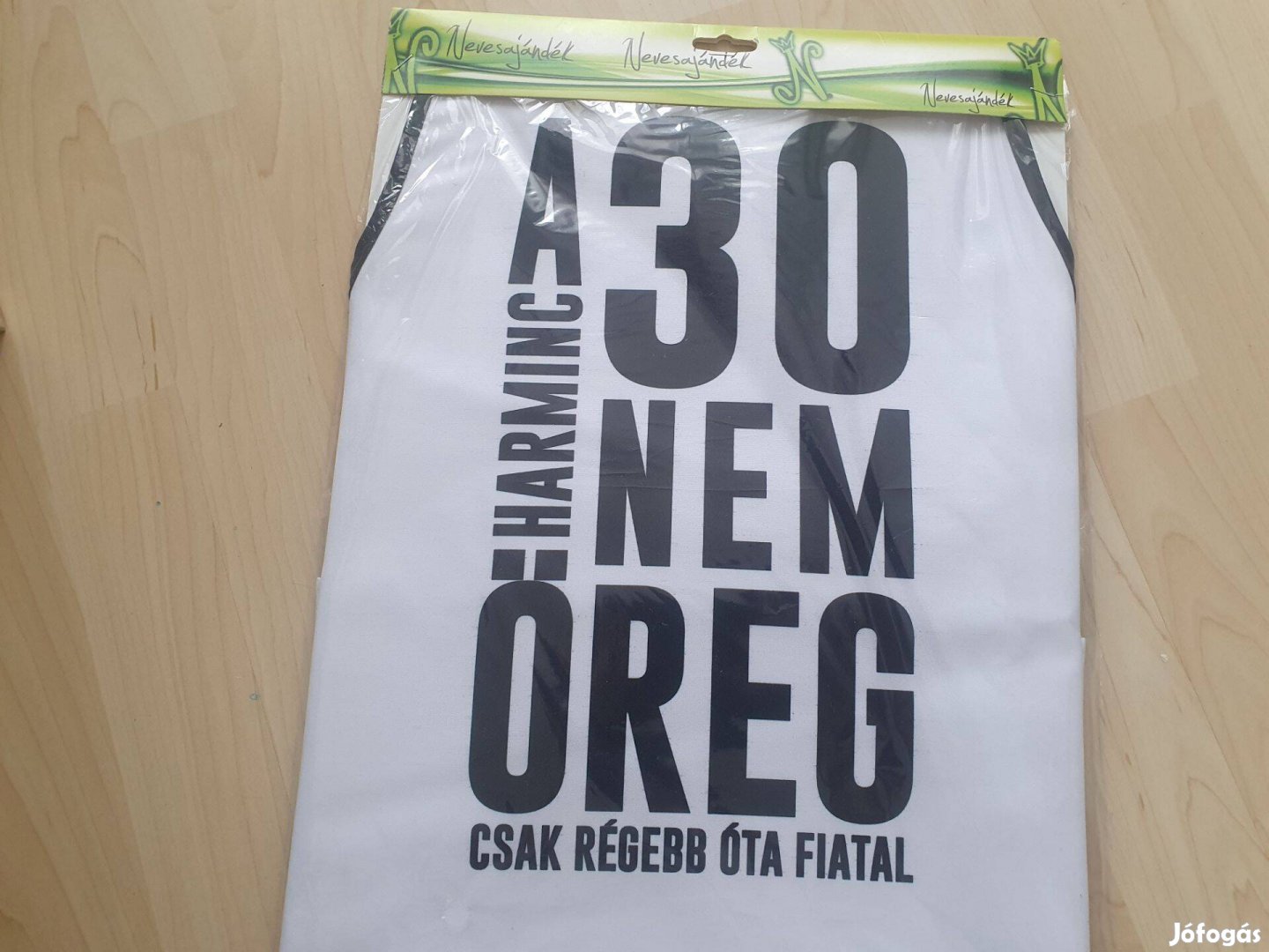 A 30 nem öreg, csak régebb óta fiatal kötény