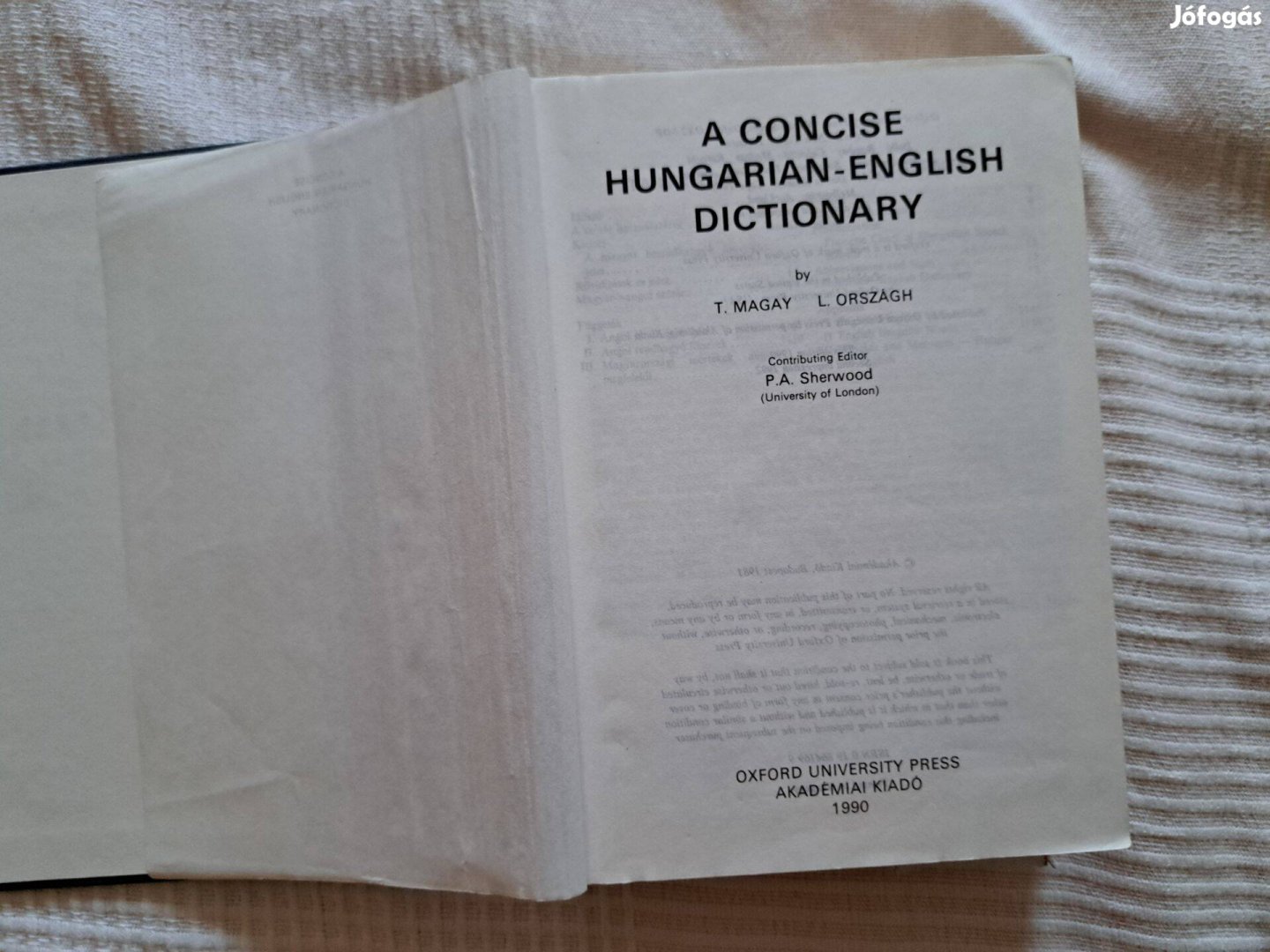 A Concise Hungarian English Dictionary