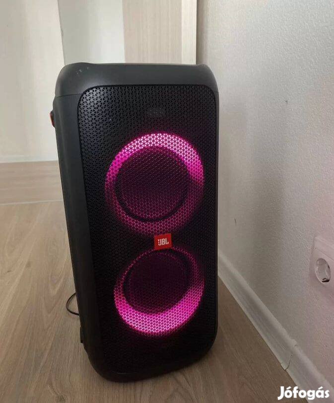 A JBL Partybox 100 hangszóró