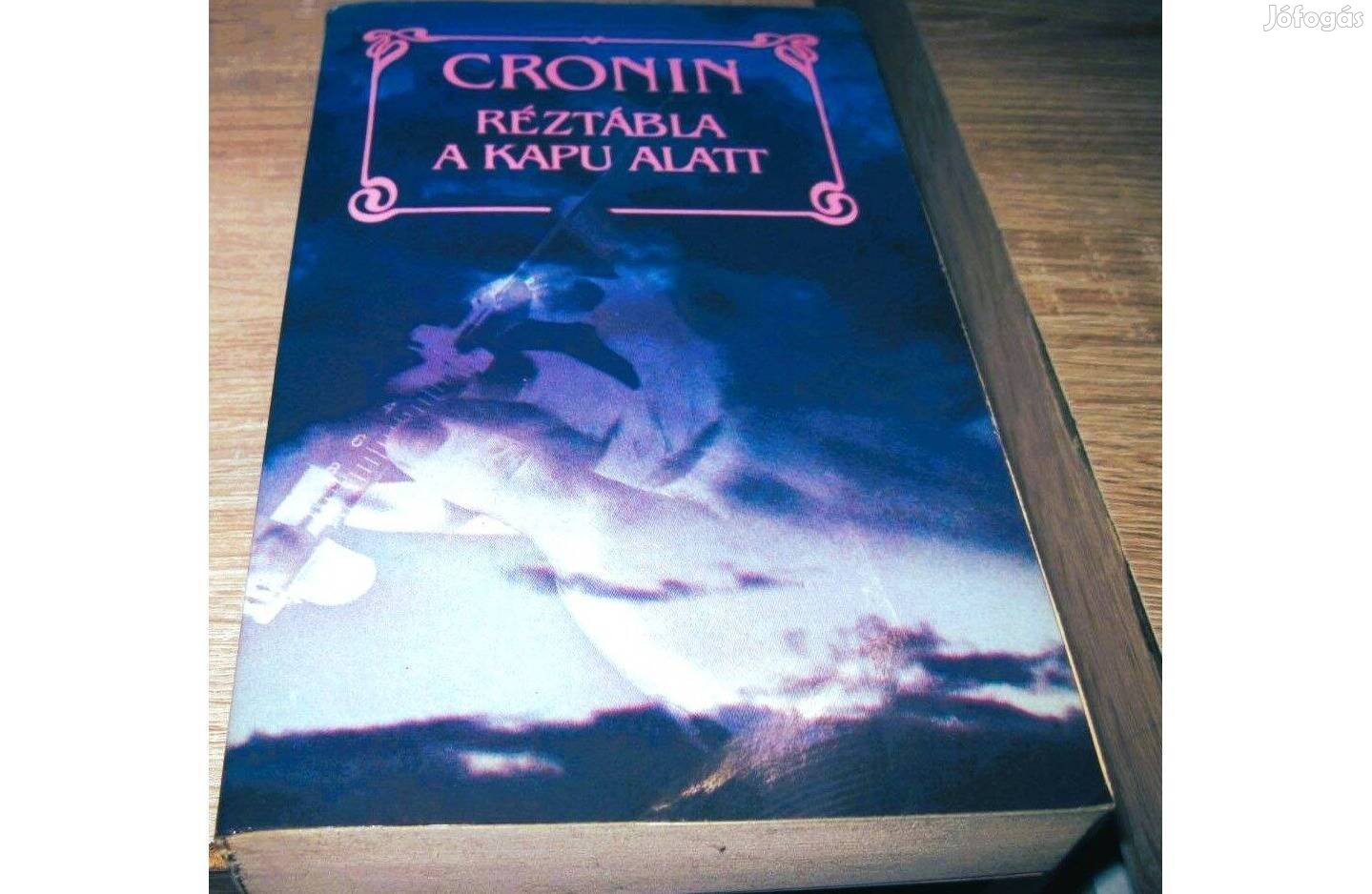 A.J. Cronin: Réztábla a kapu alatt