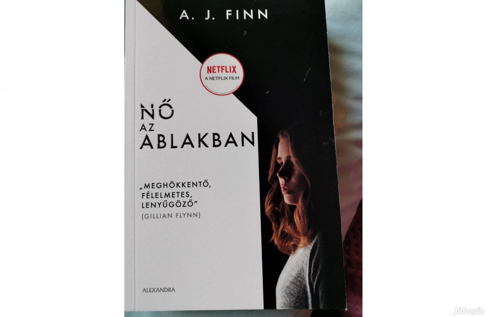 A.J. Finn Nő az ablakban c. könyve