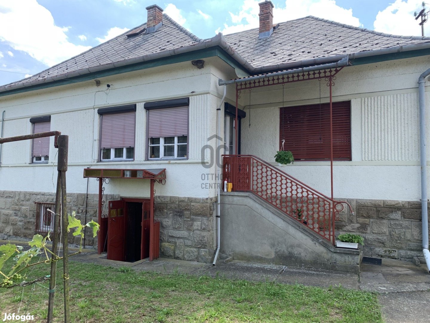 A Mátra lankái között, zsákfaluban, Kisfüzesen családi ház eladó!