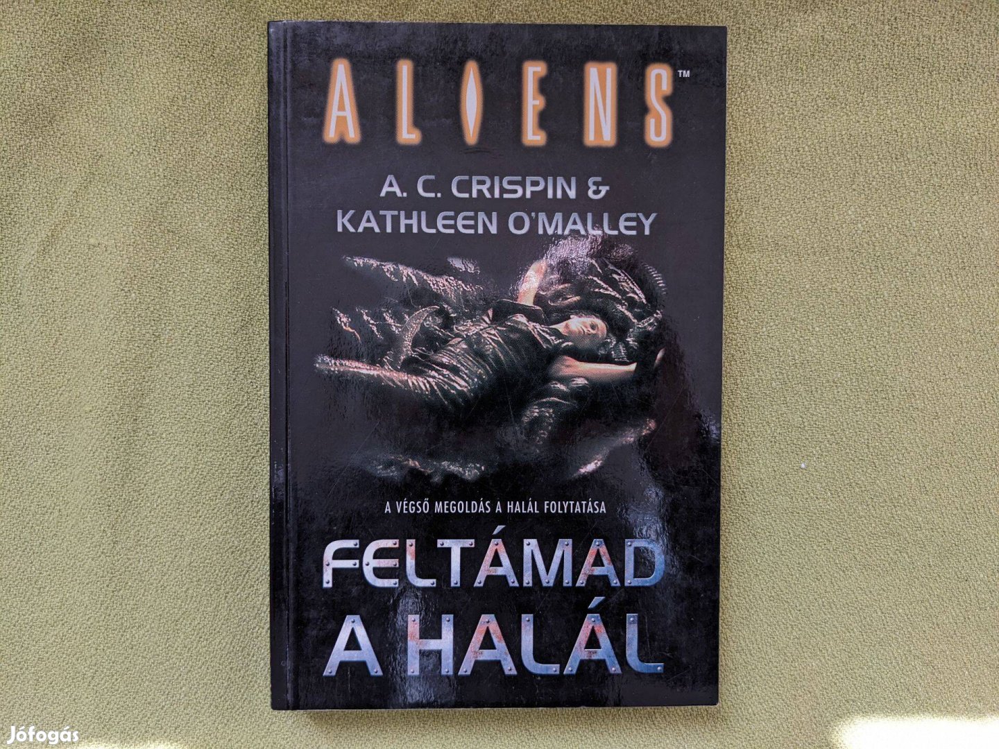 A. C. Crispin, Kathleen O'Malley: Feltámad a halál