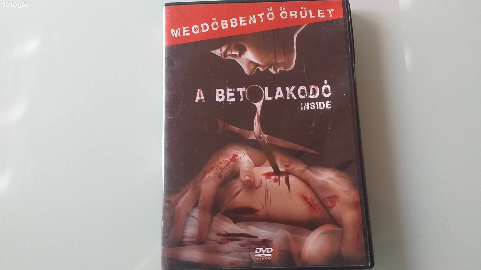 A betolakodó horror DVD film