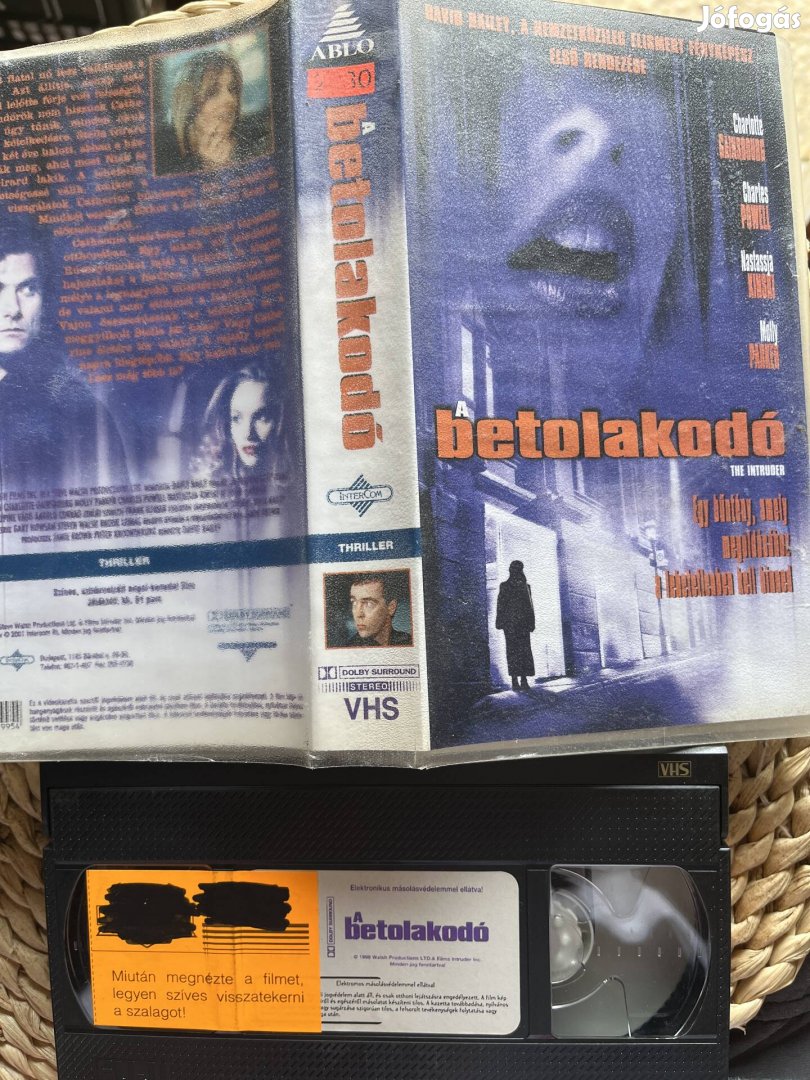 A betolakodó vhs kazetta