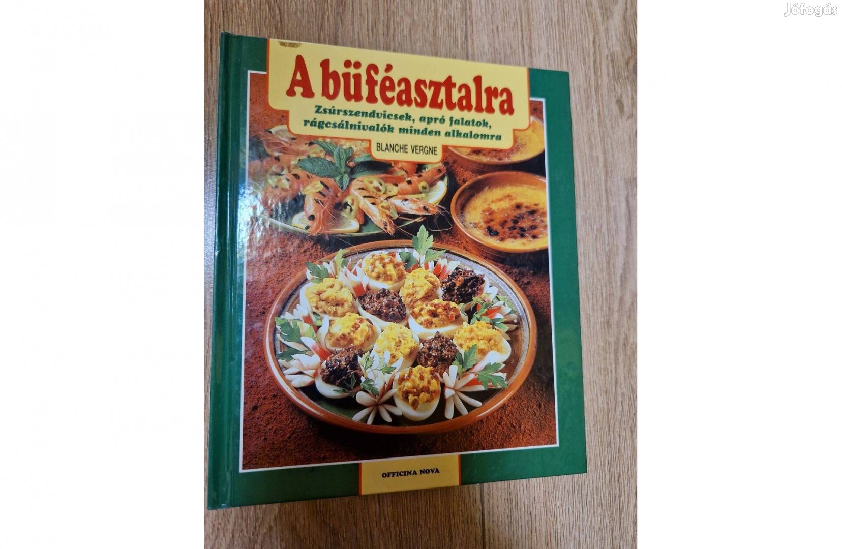 A büféasztalra