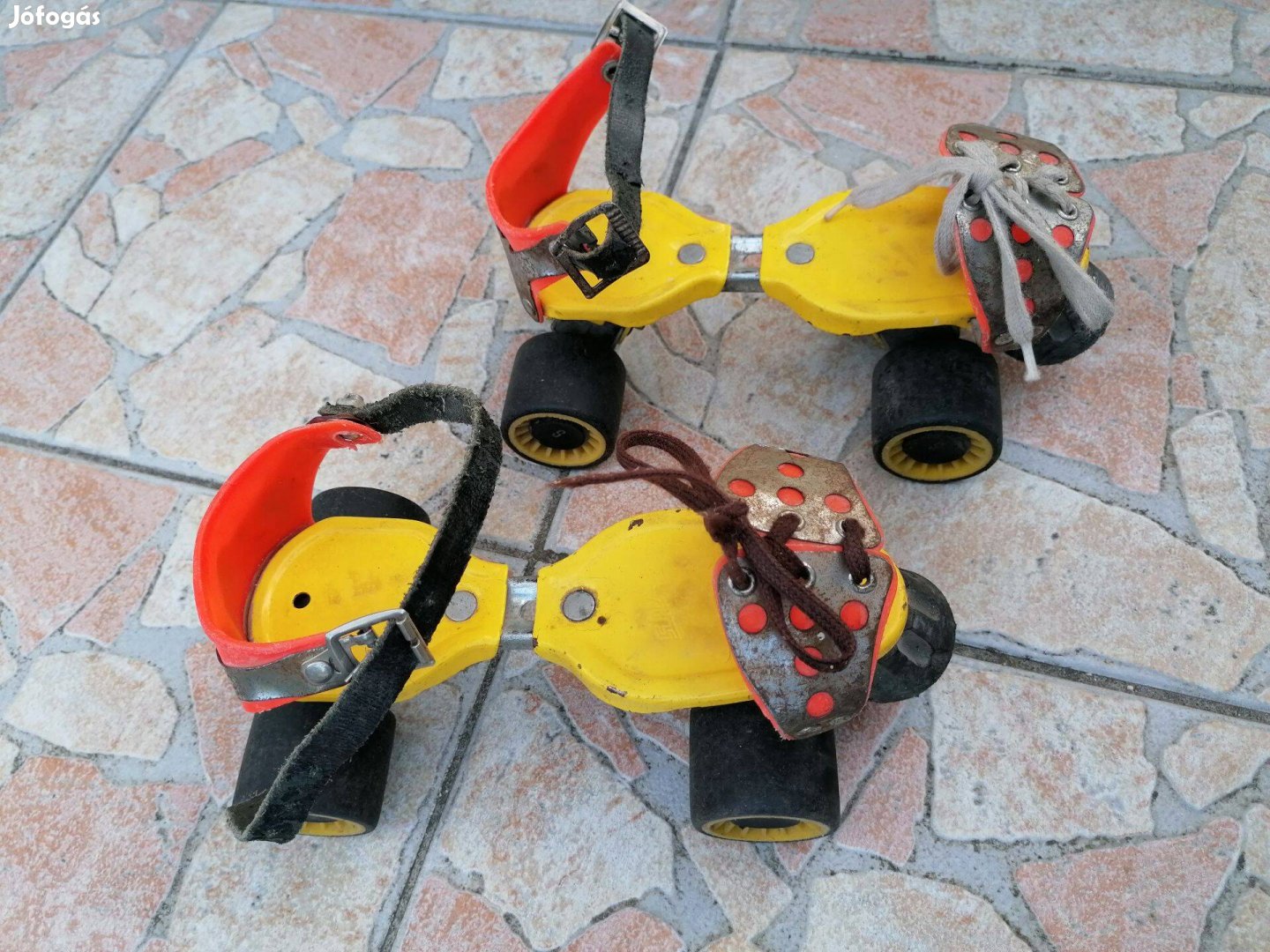 A cipő méretére állítható görkori, görkorcsolya, régi, retro