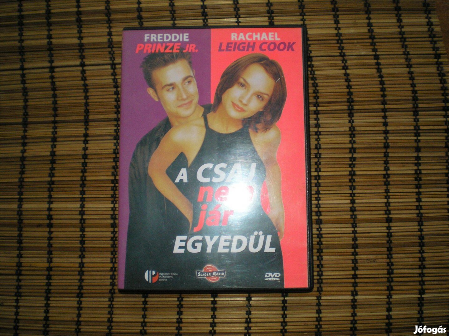 A csaj nem jár egyedül DVD vígjáték hibátlan állapotban Csak telefon!