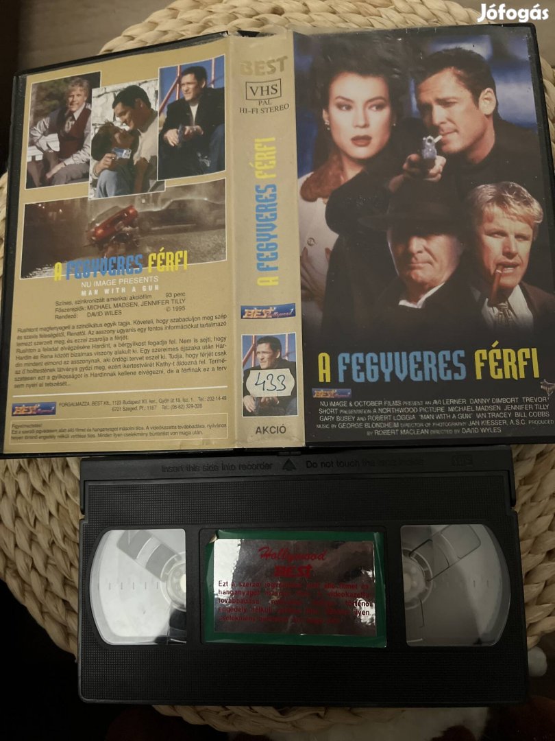 A fegyveres férfi vhs