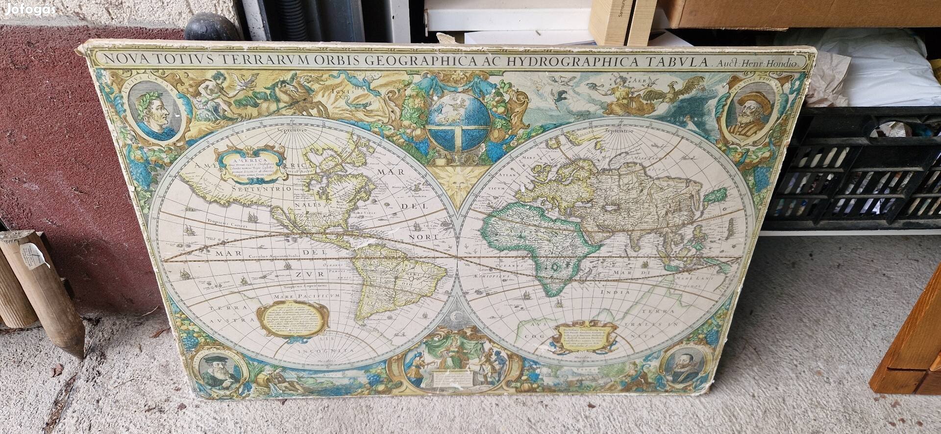 A föld geográfiai és hidrológiai térképe 75x52cm