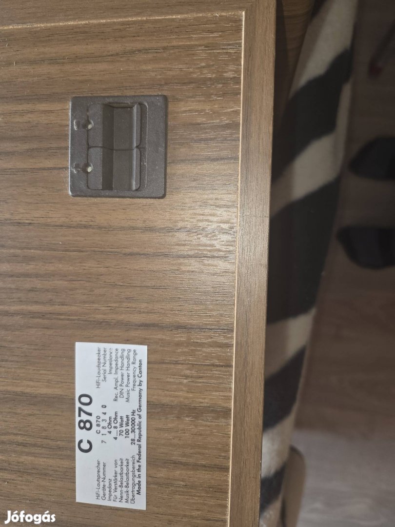 A képen hangfalak ebben az álapotban üzemképesen eladó.