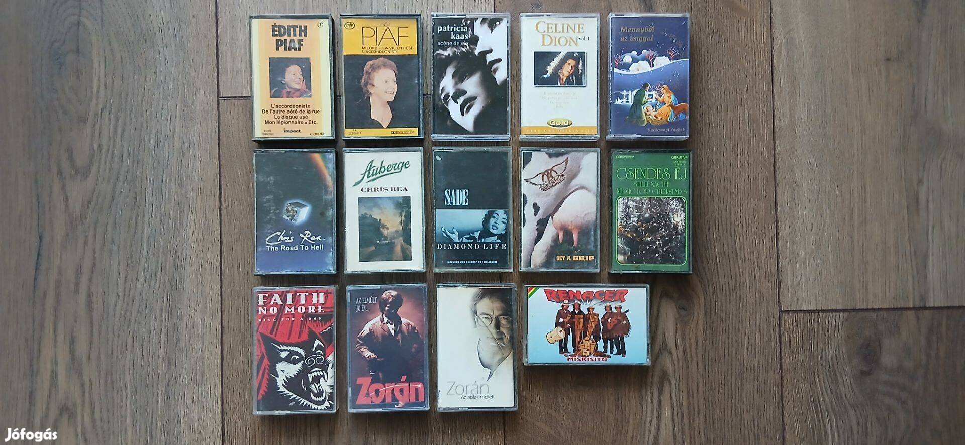 A képen látható műsoros kazetták eladók