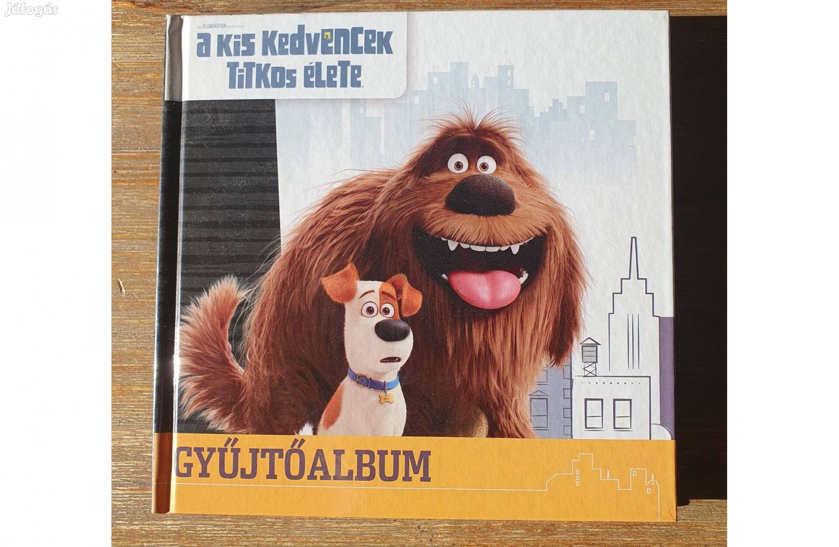 A kis kedvencek titkos élete gyűjtőalbum az összes kártyával + fém dob