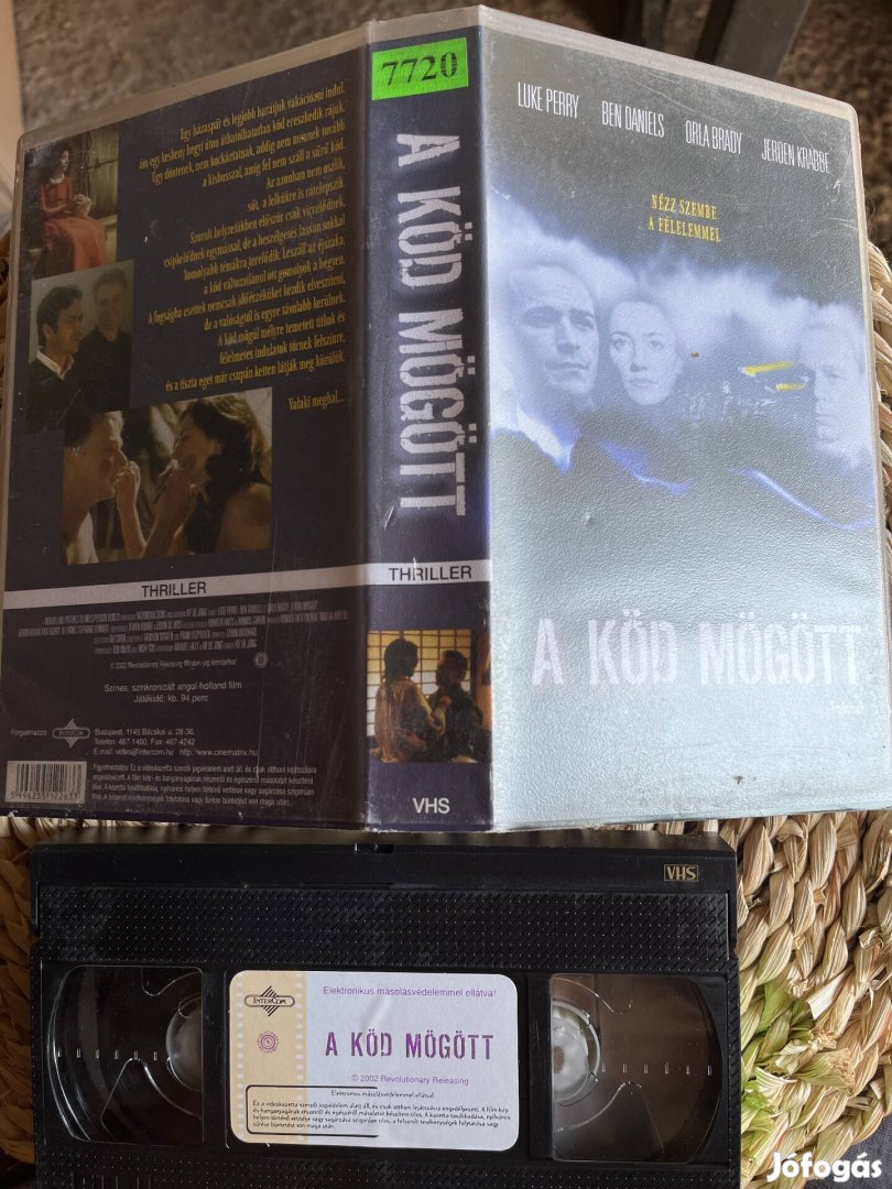 A köd mögött vhs